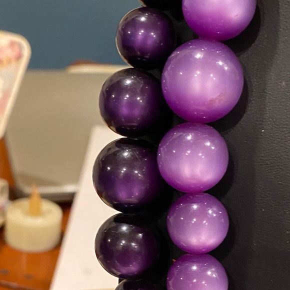 Elegant 2 Tones of Purple Moonglow Lucite Beaded Necklace - Picture 5 of 7